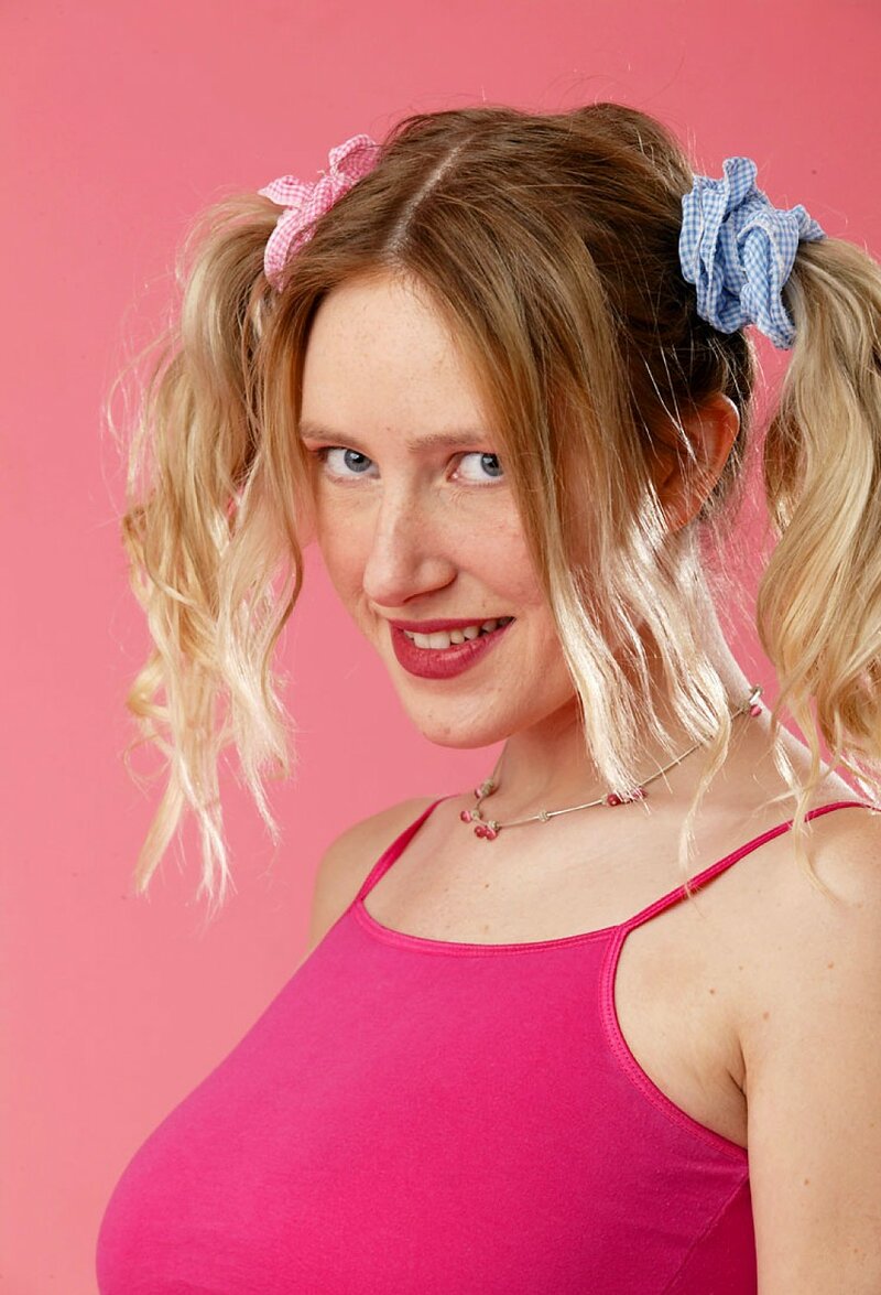 Елена, 23 года, 8 размер груди